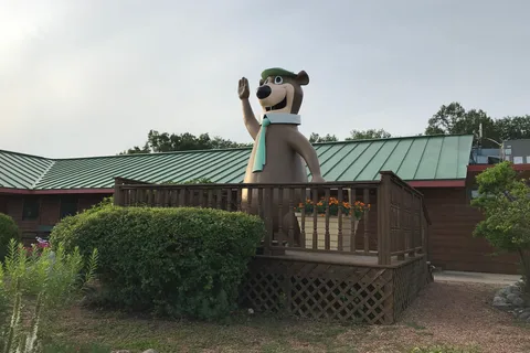 Yogi Bears Jellystone Park Warrens