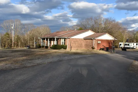 Elk Harbor Lakeside RV Park