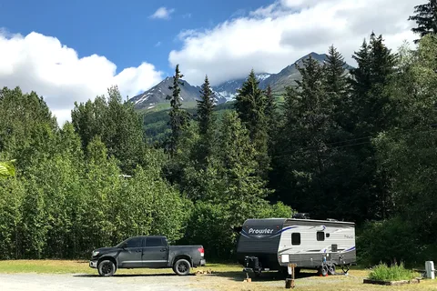 Renfro's Lakeside Retreat - Cabin's and R.V. Park
