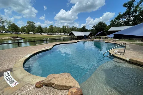 7 Bridges RV Resort