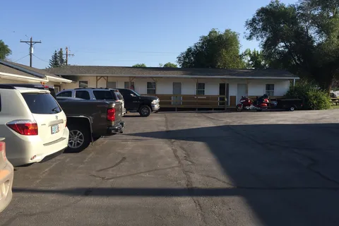 Rangeland Court Motel and RV Park