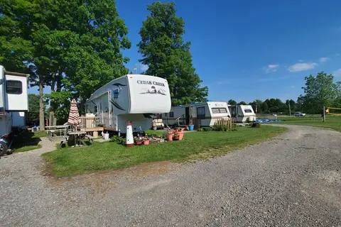 Shangri La By The Lake Campground