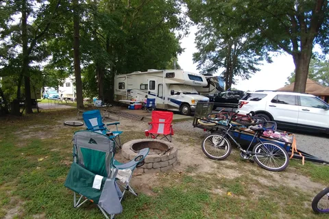 Davis Lakes and Campgrounds