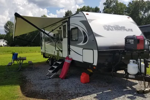 Davis Lakes and Campgrounds