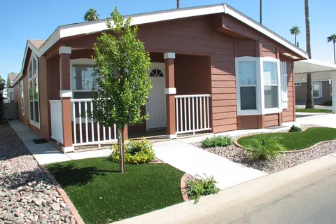 Palm Gardens Motorhome Complex and RV Park (55+)