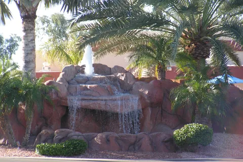 Palm Gardens Motorhome Complex and RV Park (55+)