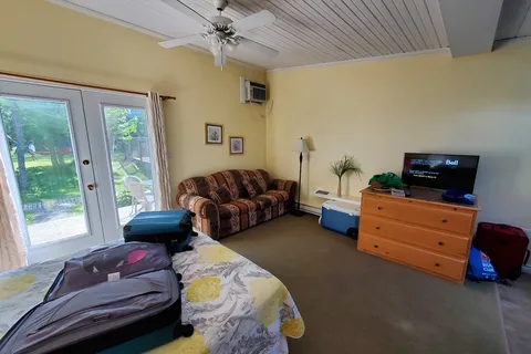 White Sands Cottages and Campground