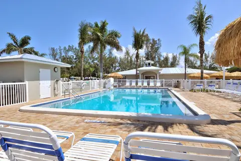 Holiday Cove RV Resort
