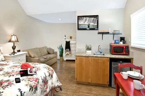 Blanco Riverside Cottages and RV