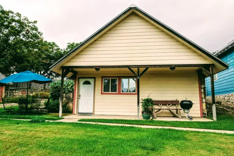 Blanco Riverside Cottages and RV