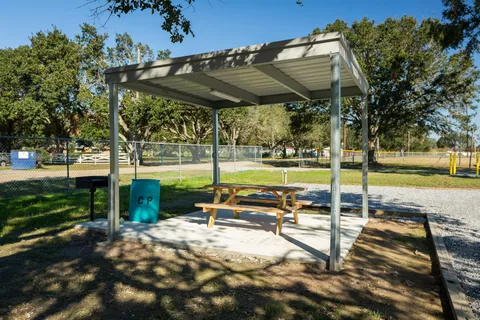 Mr. Bee's RV Park