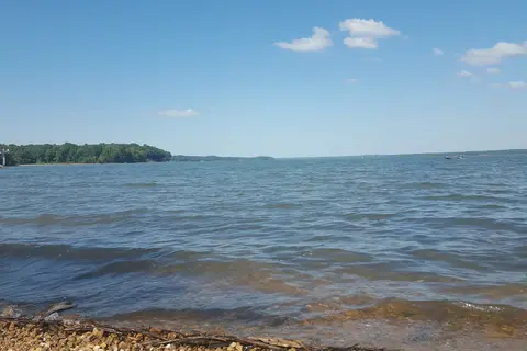 Paris Landing State Park