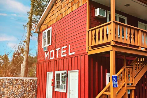 Whippoorwill Motel and Campsites