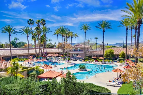 Golden Village Palms RV Resort - Sunland