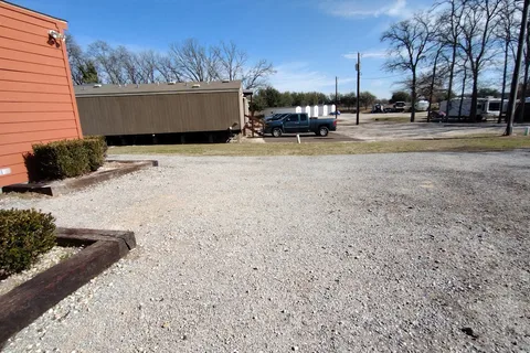 Shady Oaks Cabins and RV Park