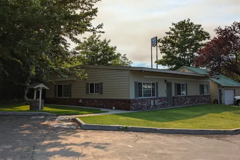 Hi-lo Motel and RV Park