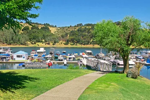 Lake Sonoma Marina