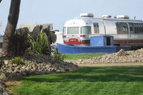 Harborview Inn and RV Park