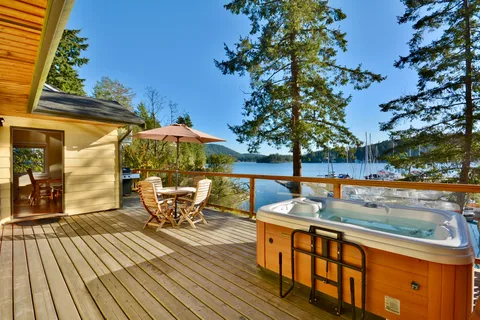 Pender Harbour Resort And Marina