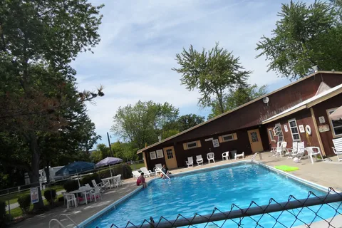 Covered Wagon Camp Resort
