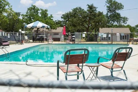 Poppy's Pointe Resort