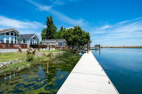 Snug Harbor RV Park & Marina