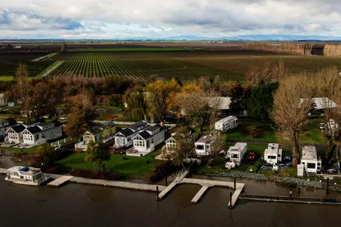 Snug Harbor RV Park & Marina