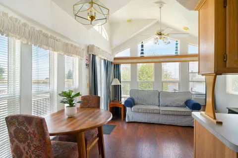 Snug Harbor RV Park & Marina