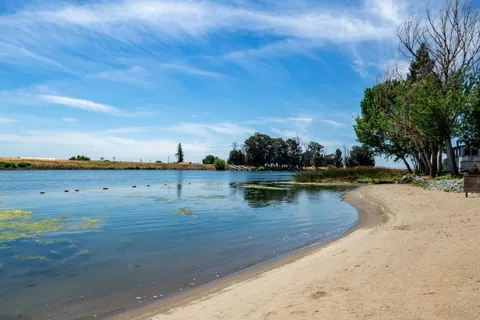 Snug Harbor RV Park & Marina
