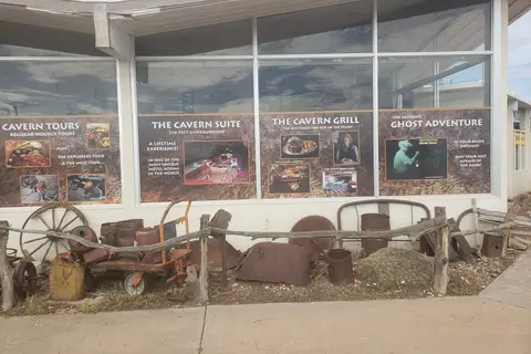 Grand Canyon Caverns RV Park and Inn