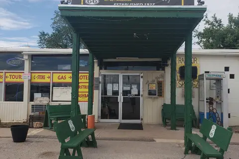 Grand Canyon Caverns RV Park and Inn