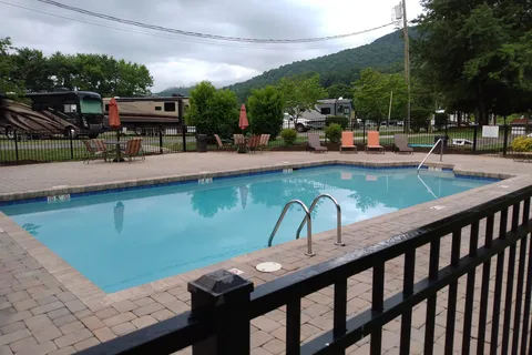 Raccoon Mountain Caverns & Campground