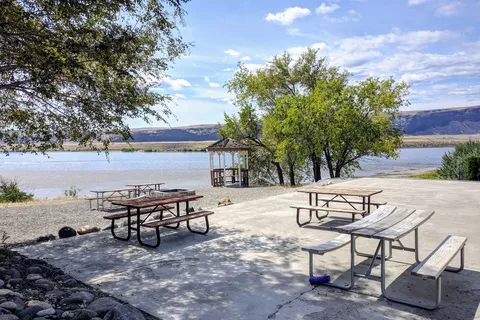 Crescent Bar RV Resort