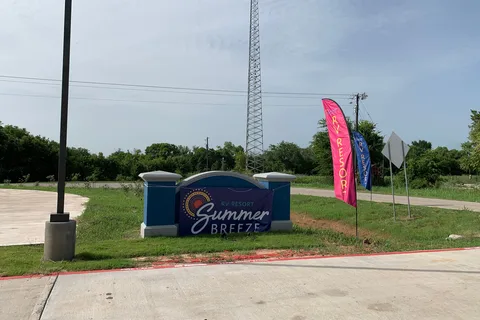 Summer Breeze USA RV Resort