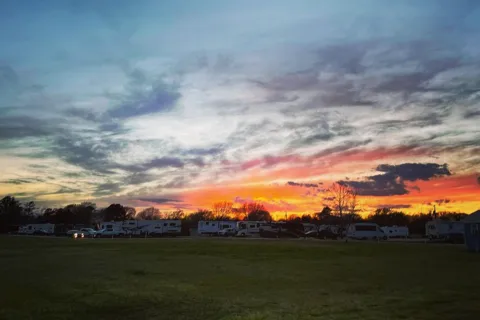Dixieland RV Park And RV Repair