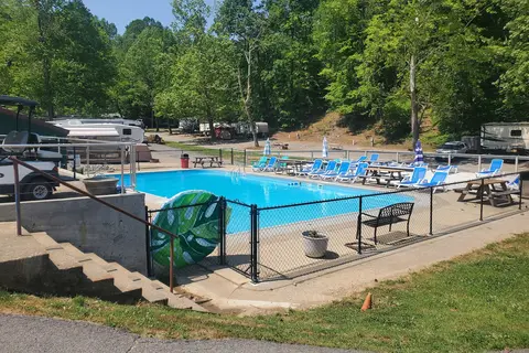 Holiday Hills Resort