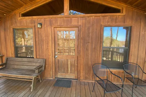 Rocky Bend Flint River Retreat