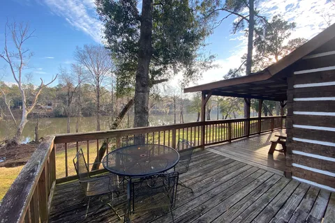 Rocky Bend Flint River Retreat