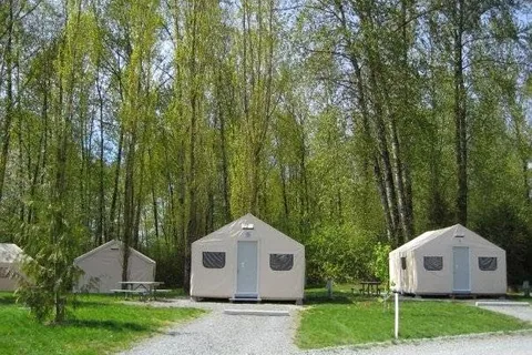 Fort Camping In Brae Island Regional Park