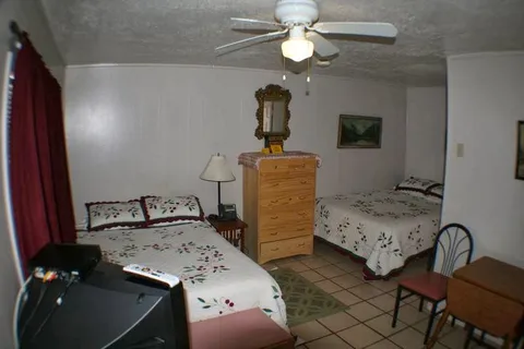 Turner Inn and RV Park