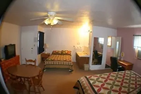 Turner Inn and RV Park