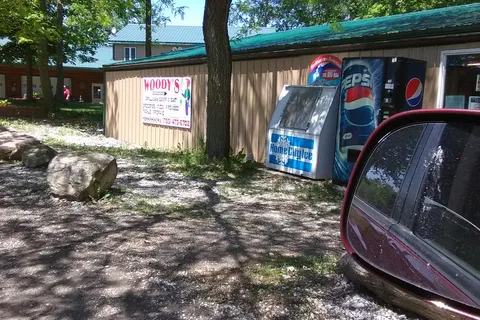 Woodys Camp and Bait