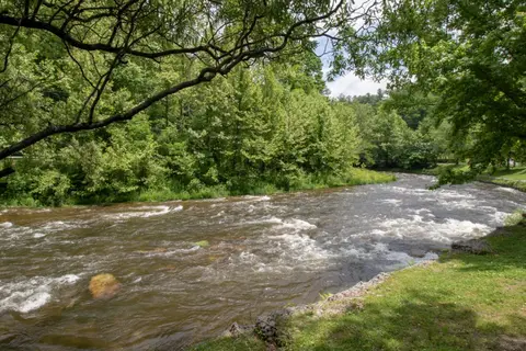 Yogi Bear’s Jellystone Park™ Camp-Resort: Smokies