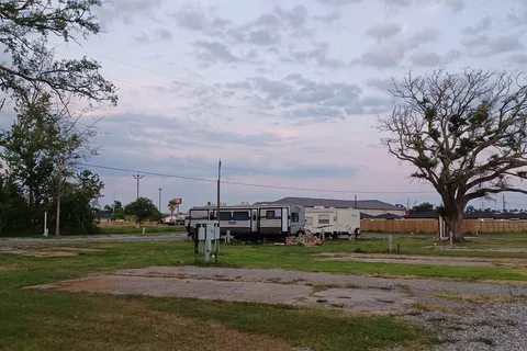 Rustic Oak RV Park