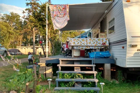 Crystal Beach Campground and Cottages