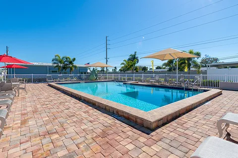 Vista Del Lago MH & RV Resort