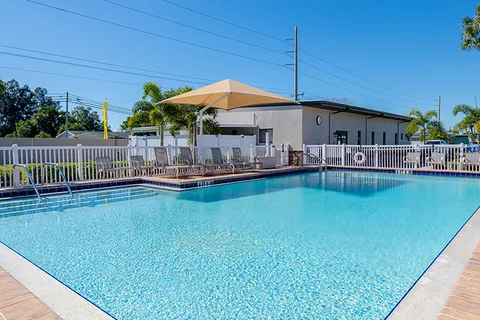 Vista Del Lago MH & RV Resort