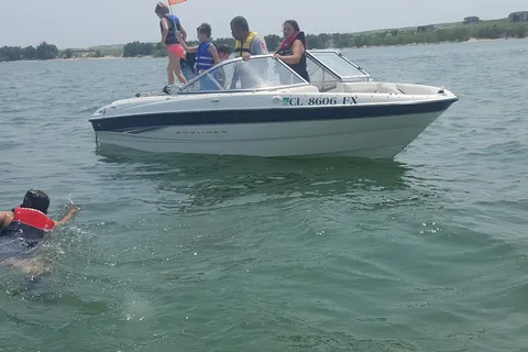 Vans Lakeview Fishing Camp