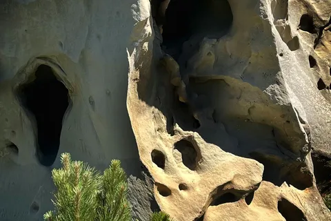 Medicine Rocks State Park