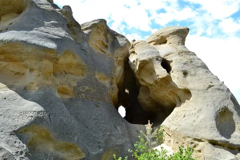 Medicine Rocks State Park